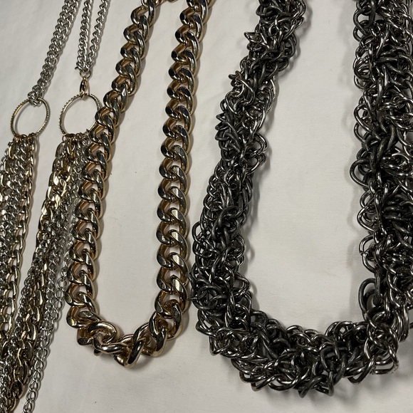 BUNDLE OF 2 NECKLACES SILVER AND GOLD TONE DISTRESSED FYI -middle necklace SOLD. - Picture 5 of 8